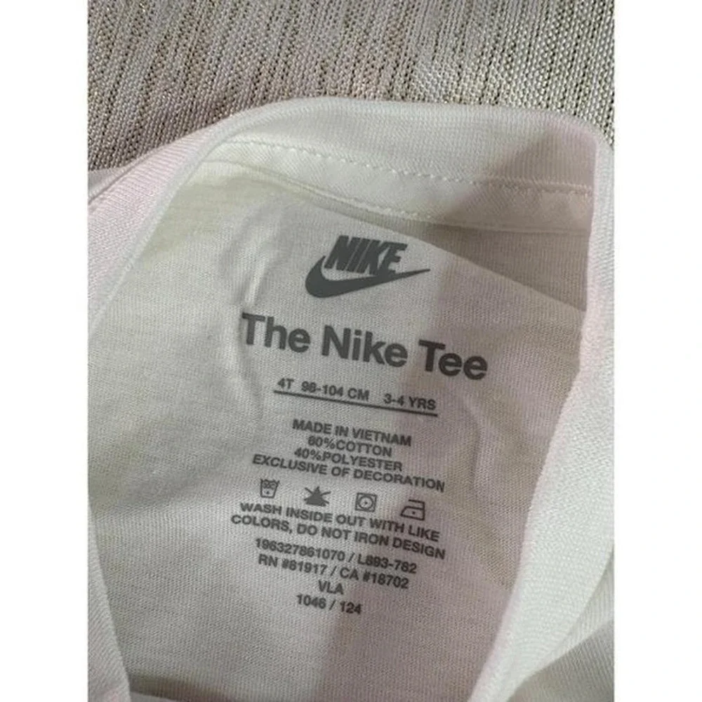 The Nike Tee size 4t NWT